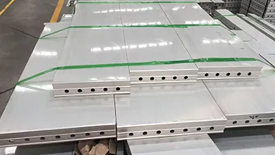 アルミ型枠